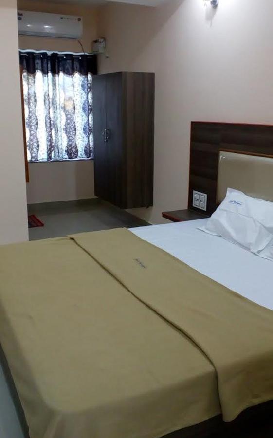 Hotel Meyyappaa Kāraikkudi Buitenkant foto