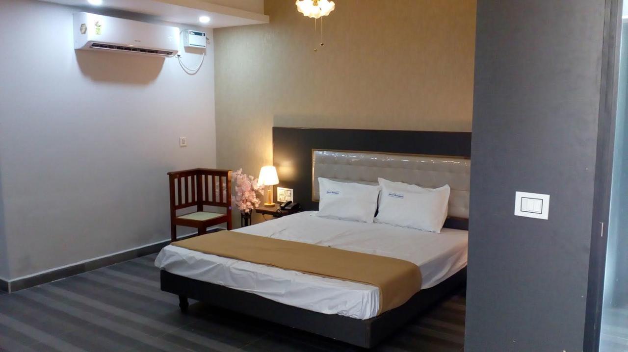 Hotel Meyyappaa Kāraikkudi Buitenkant foto
