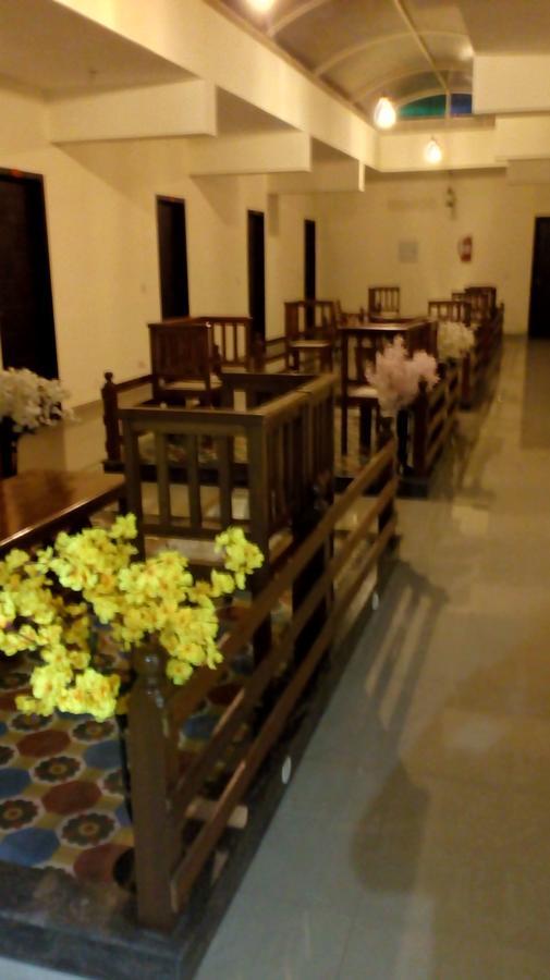 Hotel Meyyappaa Kāraikkudi Buitenkant foto